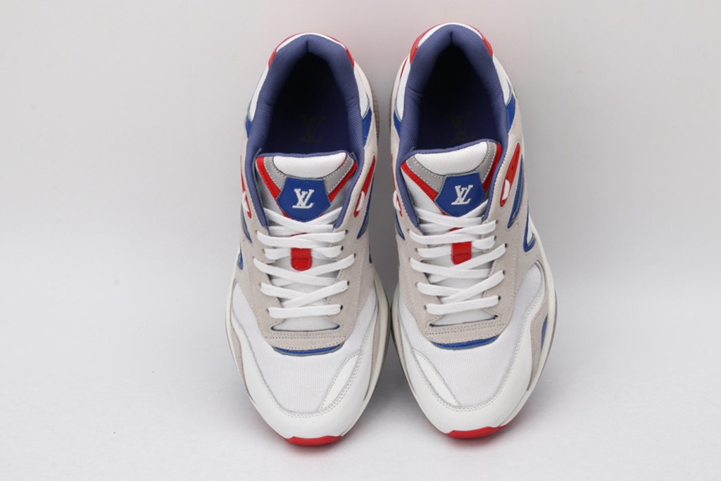 L*V SNEAKER
